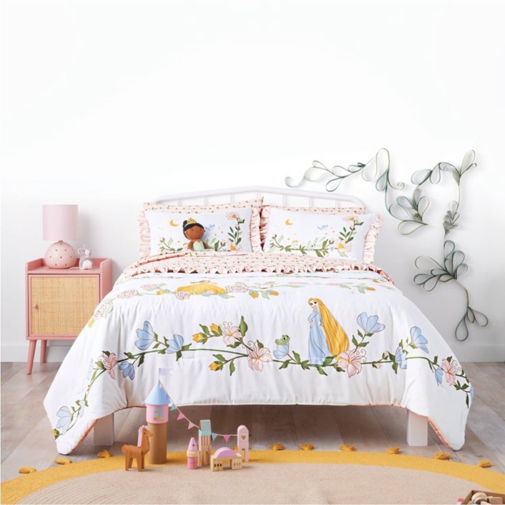 Full/Queen Princess Vine Kids' Comforter Set-The Disney Collection by Pillowfort